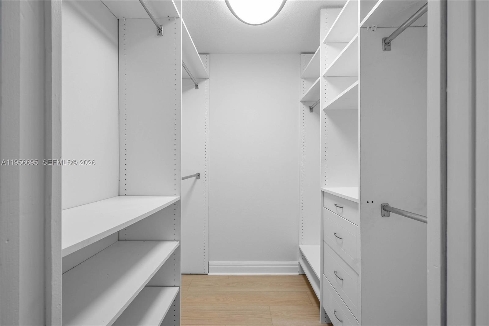 SUMMER WINDS OF JUPITER - Residential