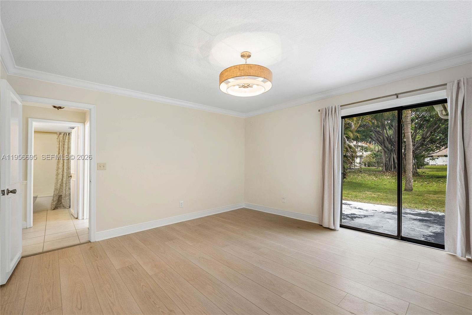 SUMMER WINDS OF JUPITER - Residential