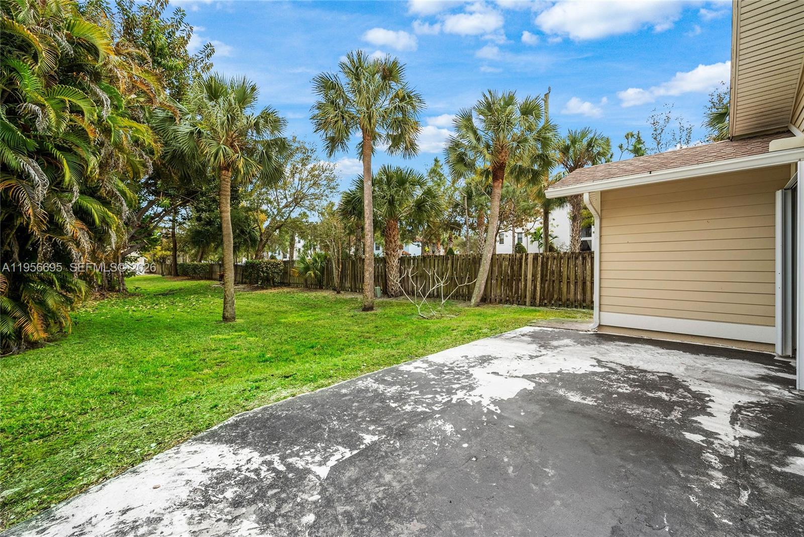 SUMMER WINDS OF JUPITER - Residential