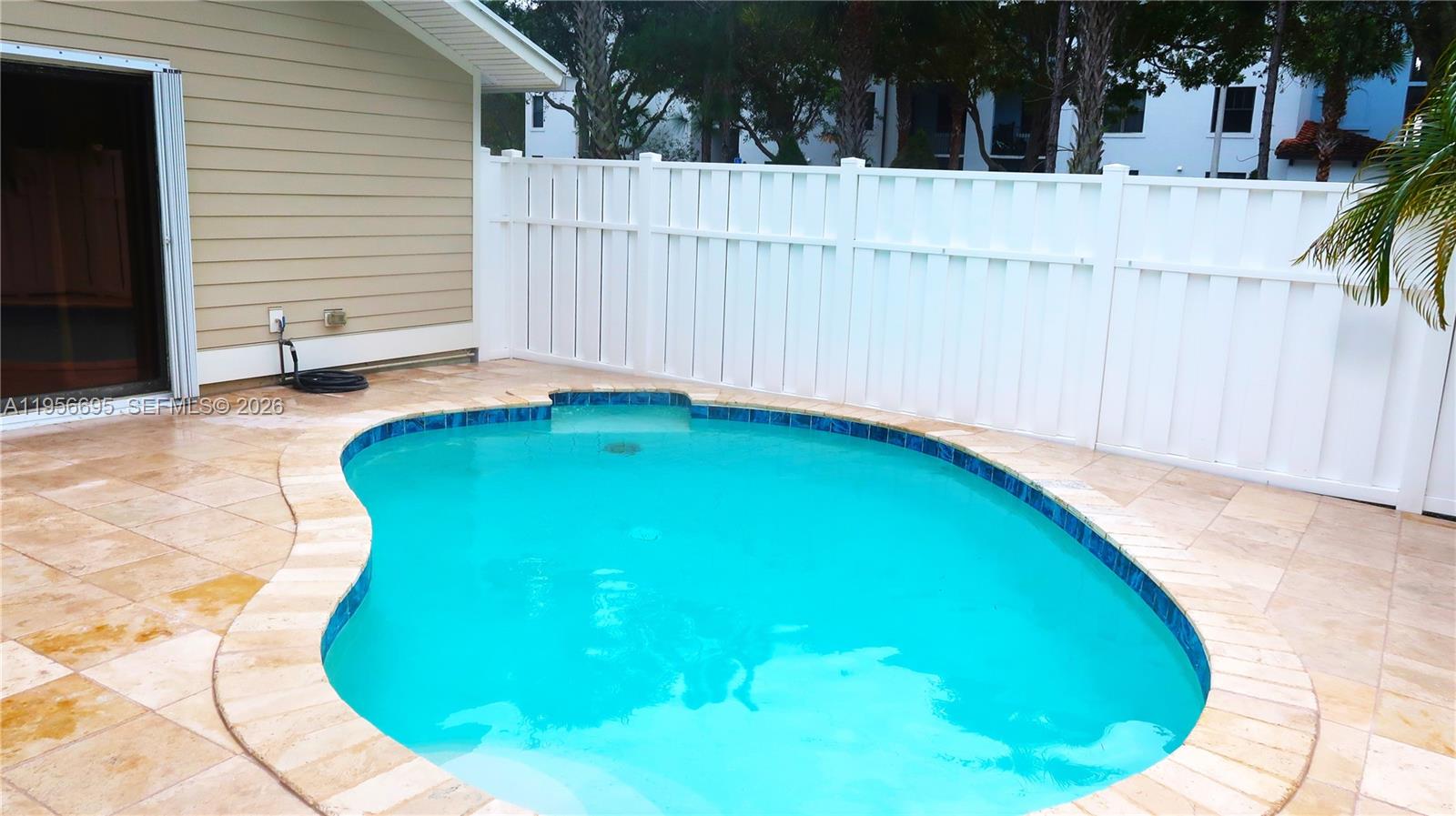 SUMMER WINDS OF JUPITER - Residential