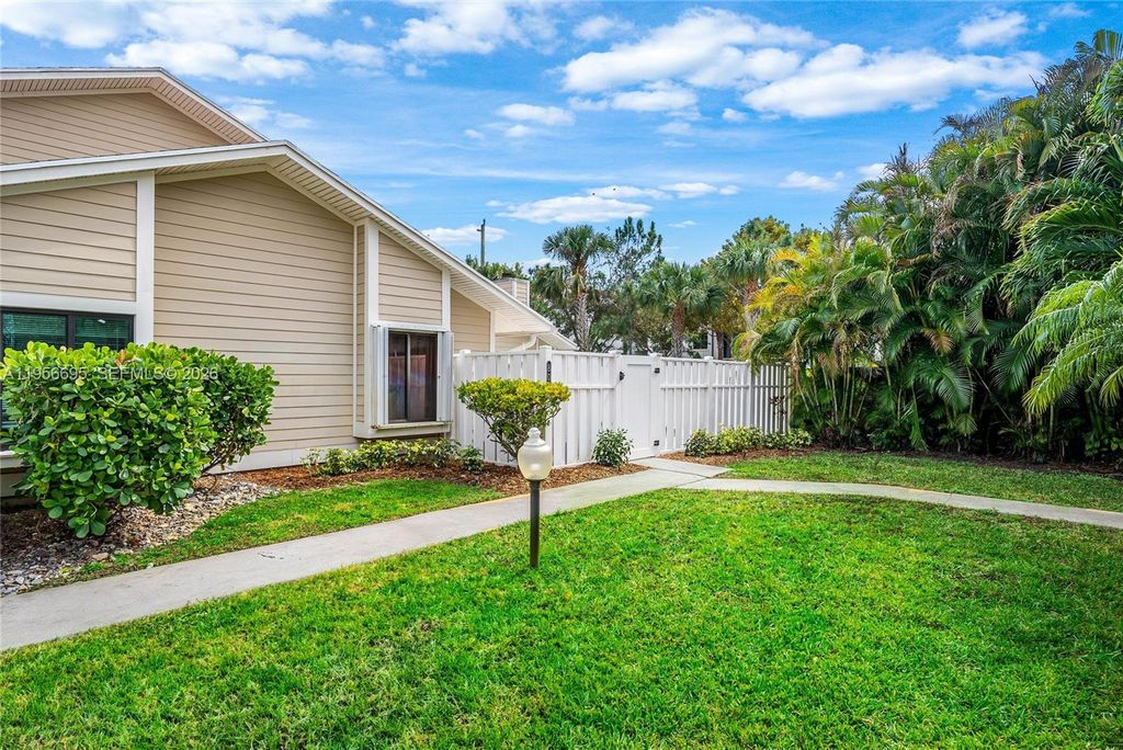 Photo of 804 Summerwinds Ln, Jupiter, FL 33458 (MLS # A11956695)