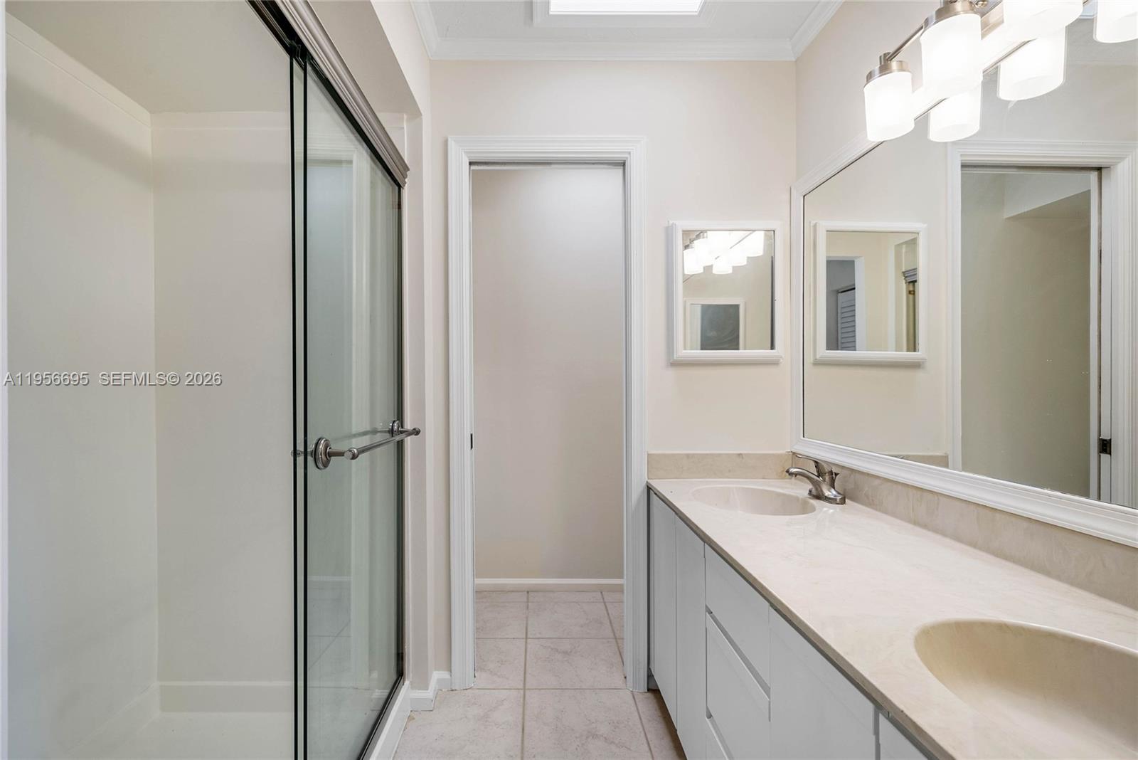 SUMMER WINDS OF JUPITER - Residential