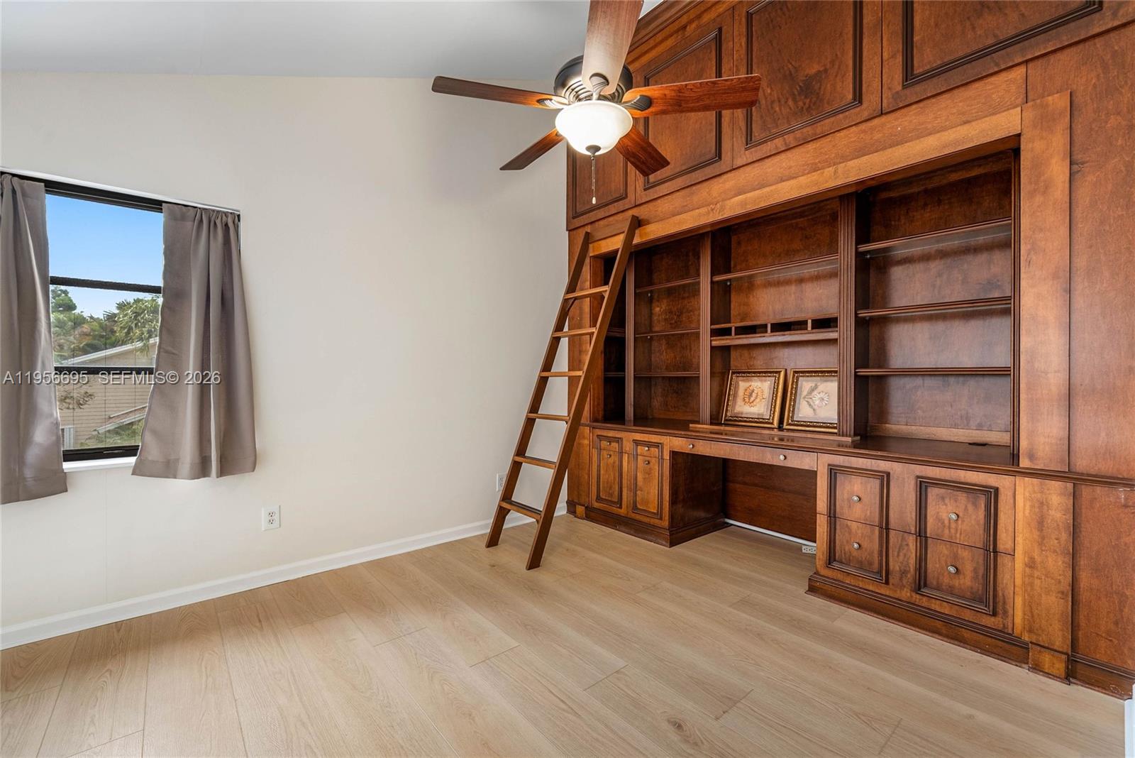 SUMMER WINDS OF JUPITER - Residential