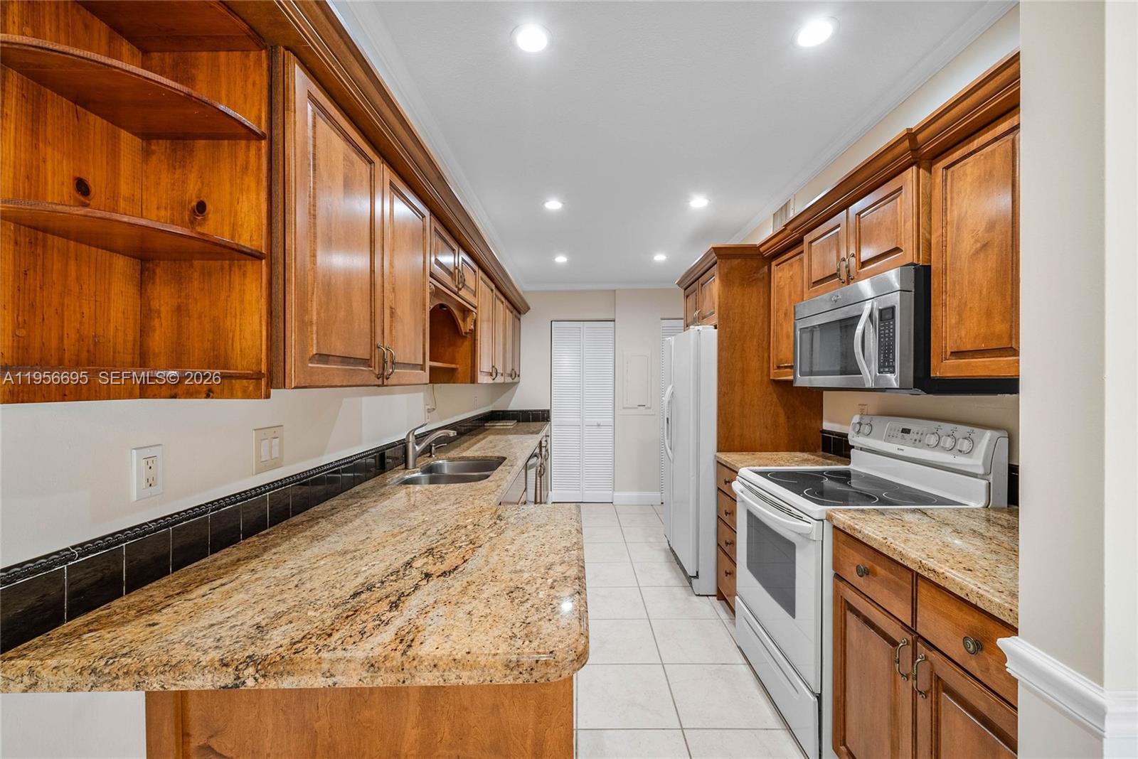 SUMMER WINDS OF JUPITER - Residential