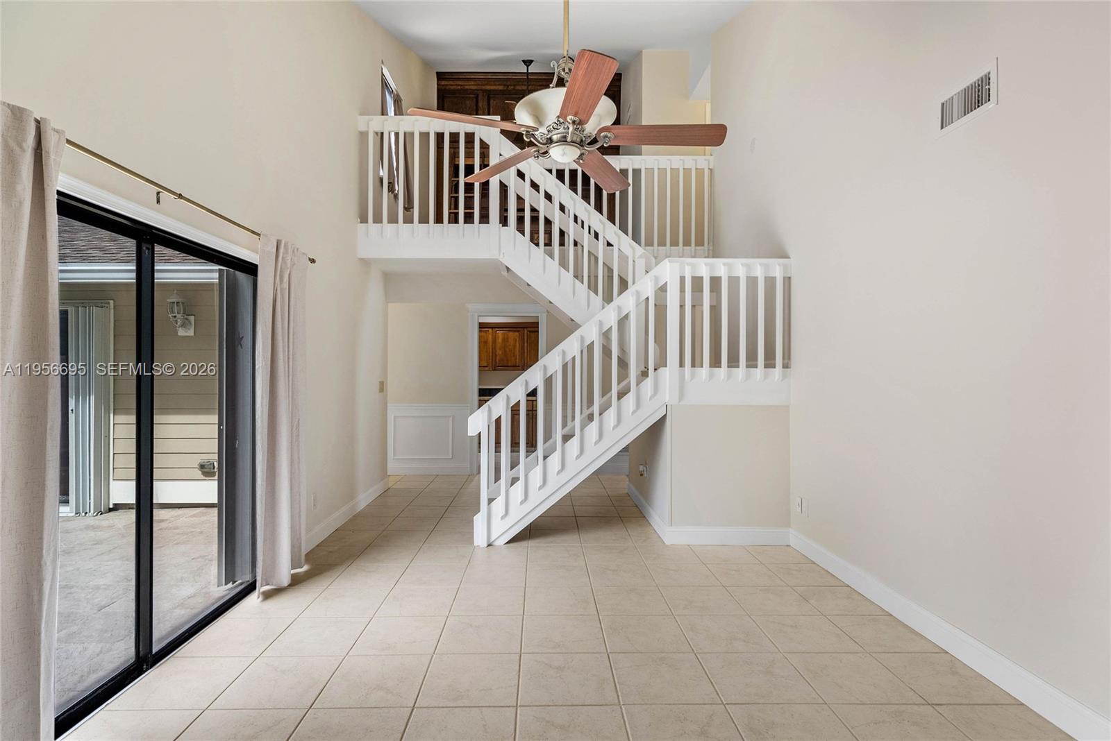 SUMMER WINDS OF JUPITER - Residential