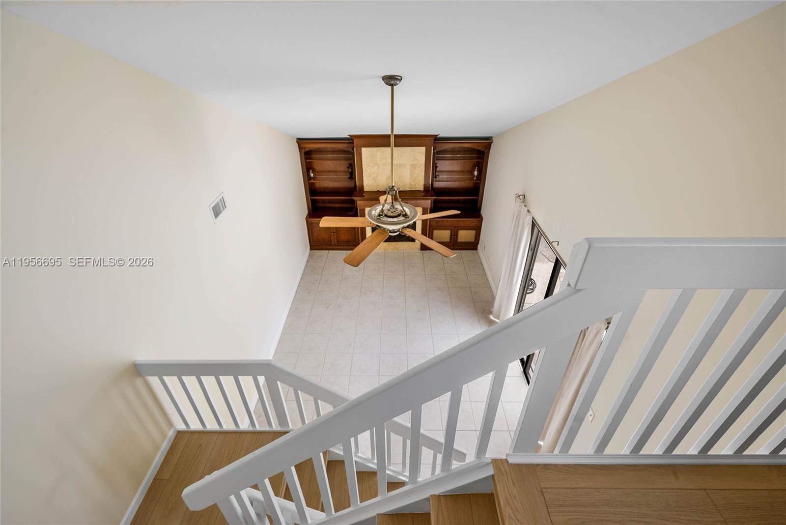 SUMMER WINDS OF JUPITER - Residential