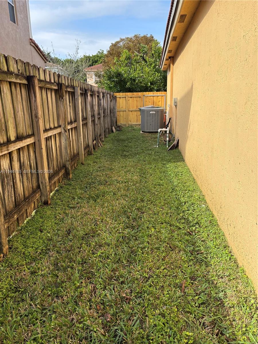 FLORIDIAN BAY ESTATES - Residential