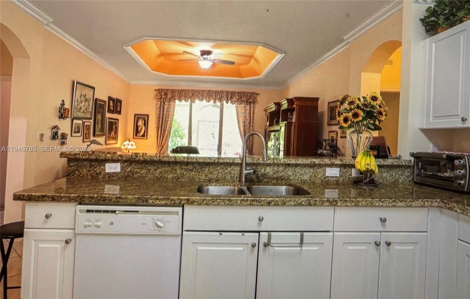 FLORIDIAN BAY ESTATES - Residential