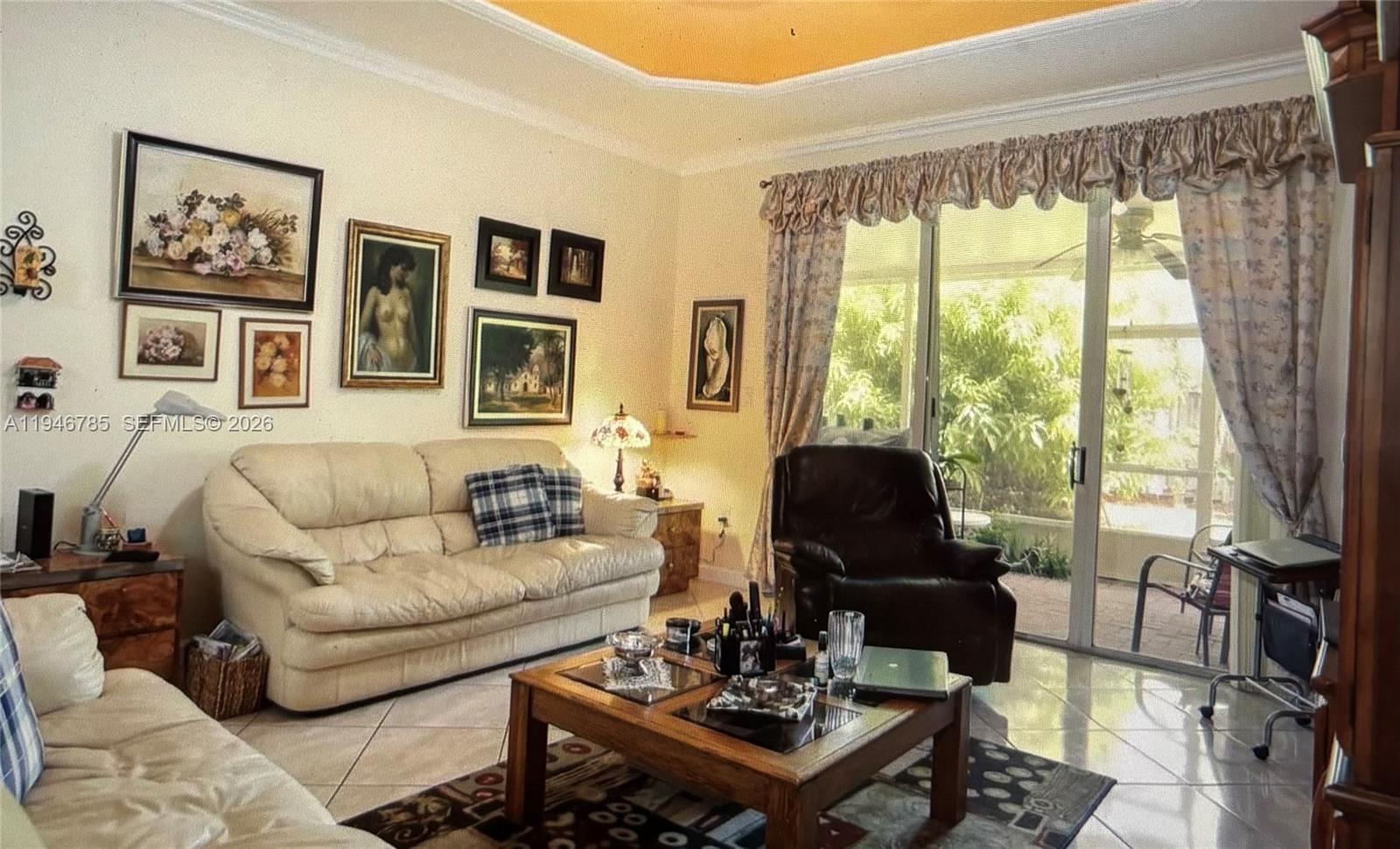 FLORIDIAN BAY ESTATES - Residential