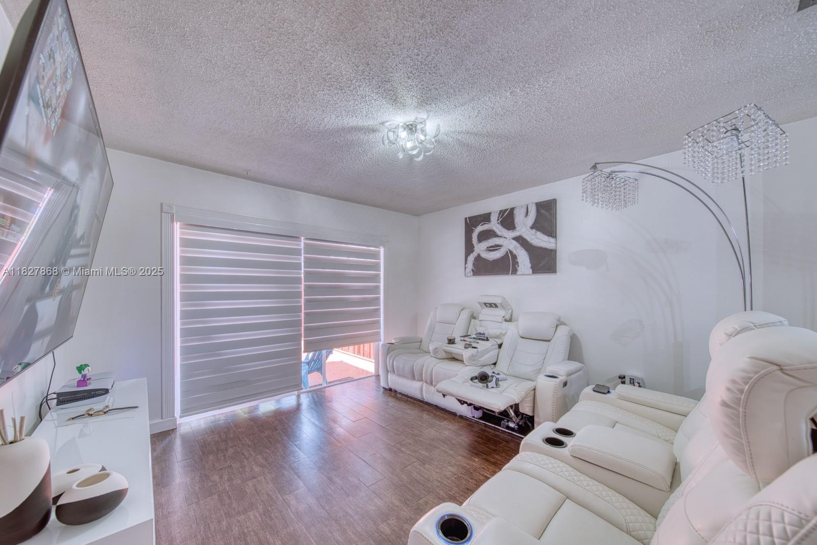 LIVE OAK OF THE HAMMOCKS - Residential