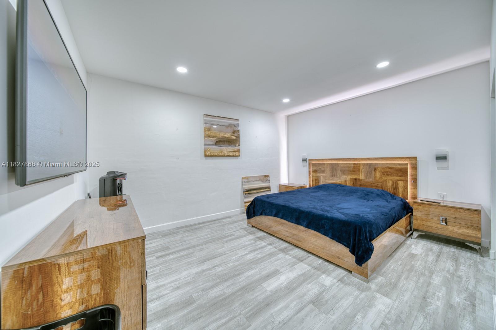 LIVE OAK OF THE HAMMOCKS - Residential