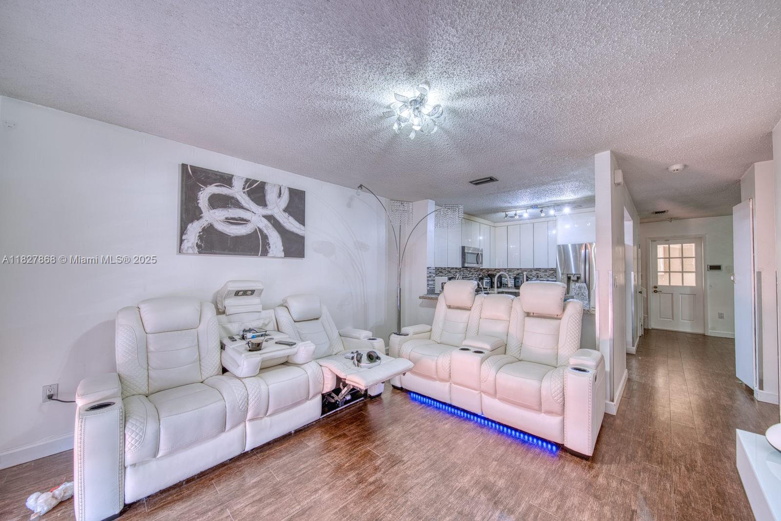 LIVE OAK OF THE HAMMOCKS - Residential