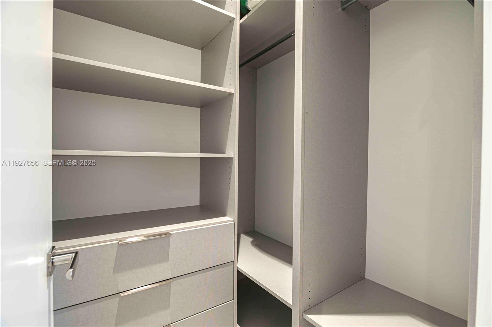 LAUDERDALE HARBORS SECTIO - Residential