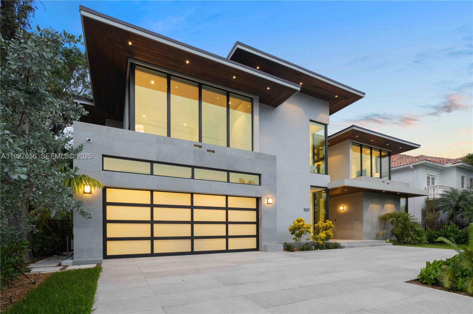 LAUDERDALE HARBORS SECTIO - Residential