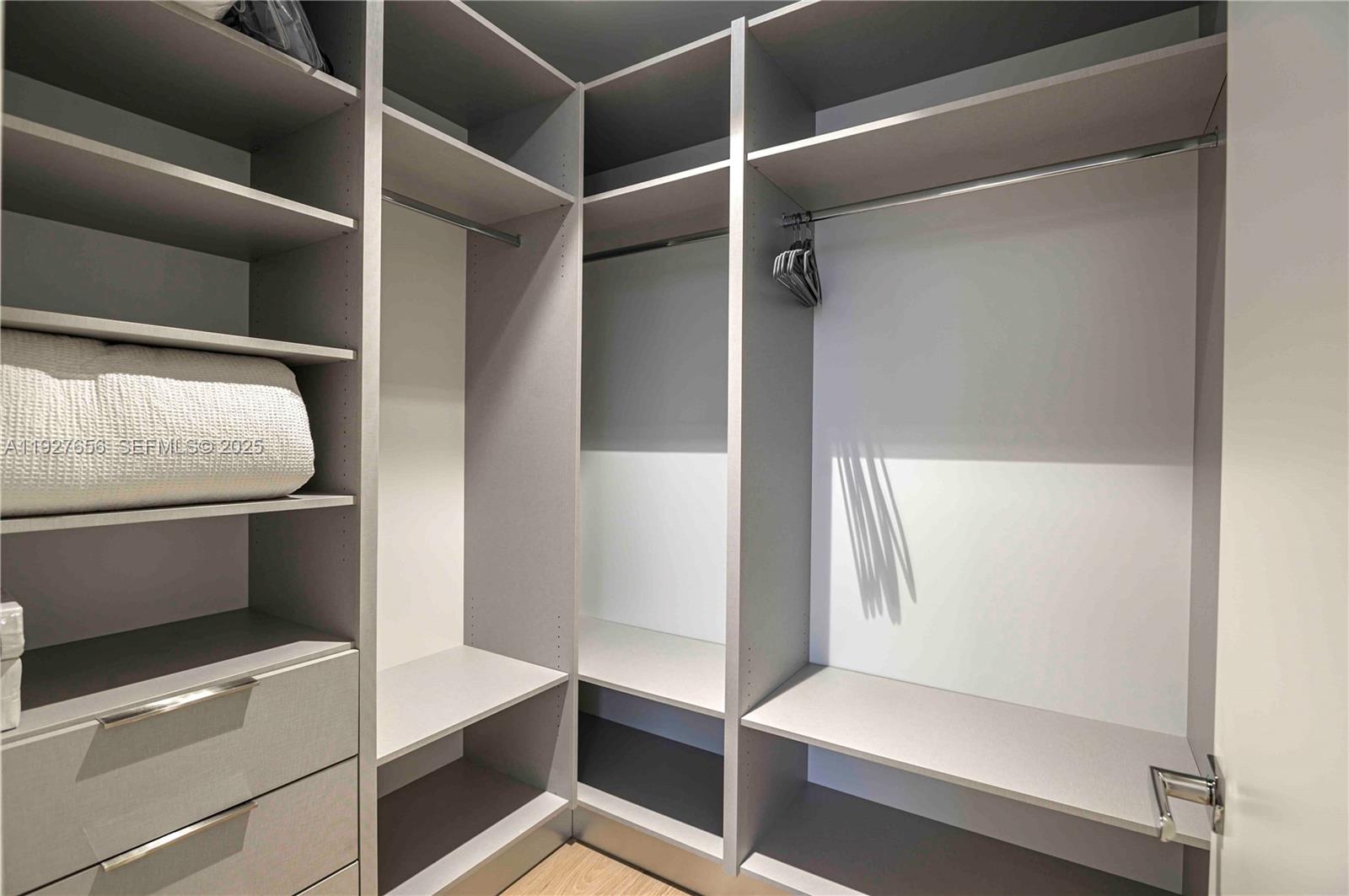 LAUDERDALE HARBORS SECTIO - Residential