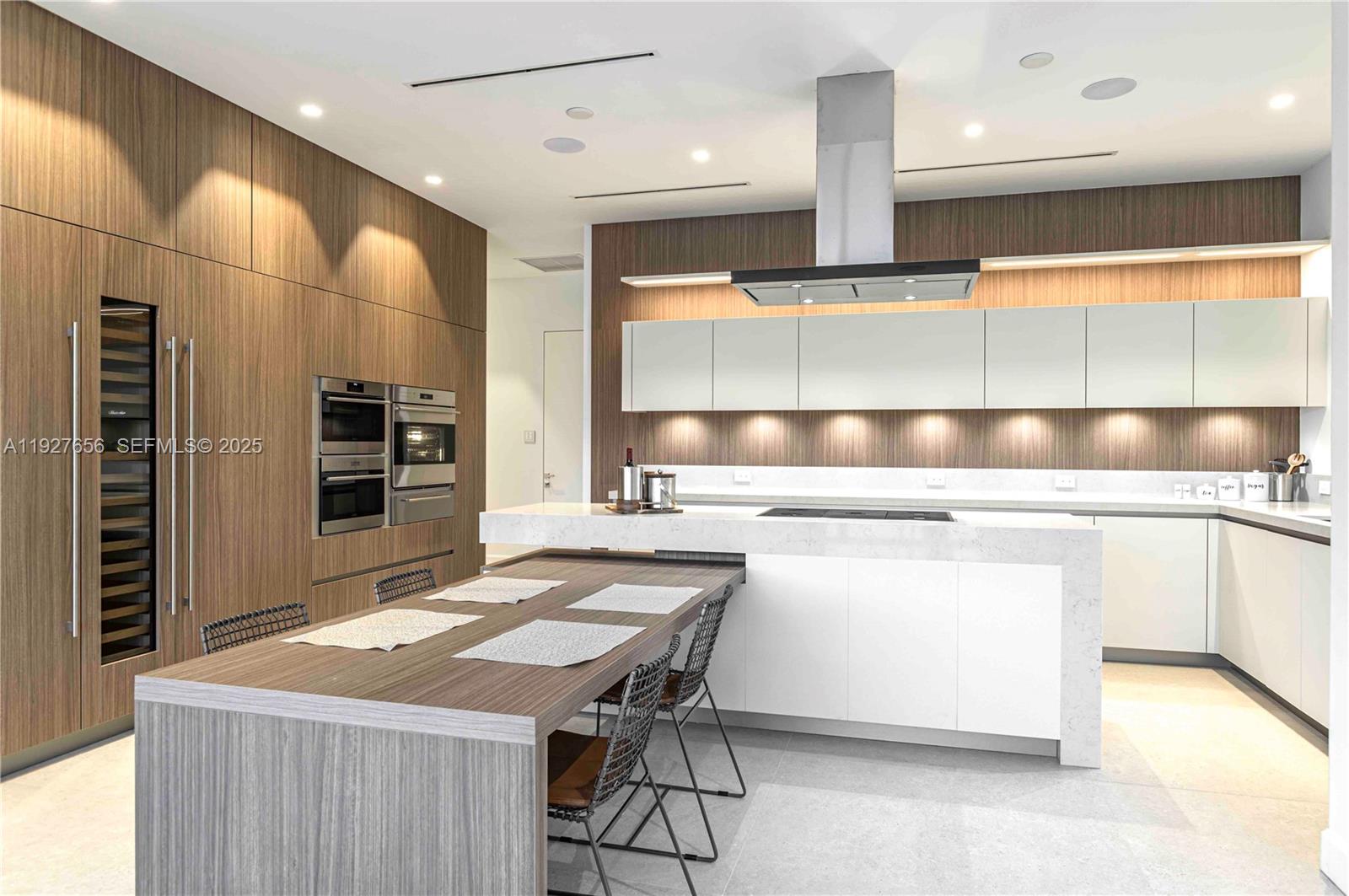 LAUDERDALE HARBORS SECTIO - Residential