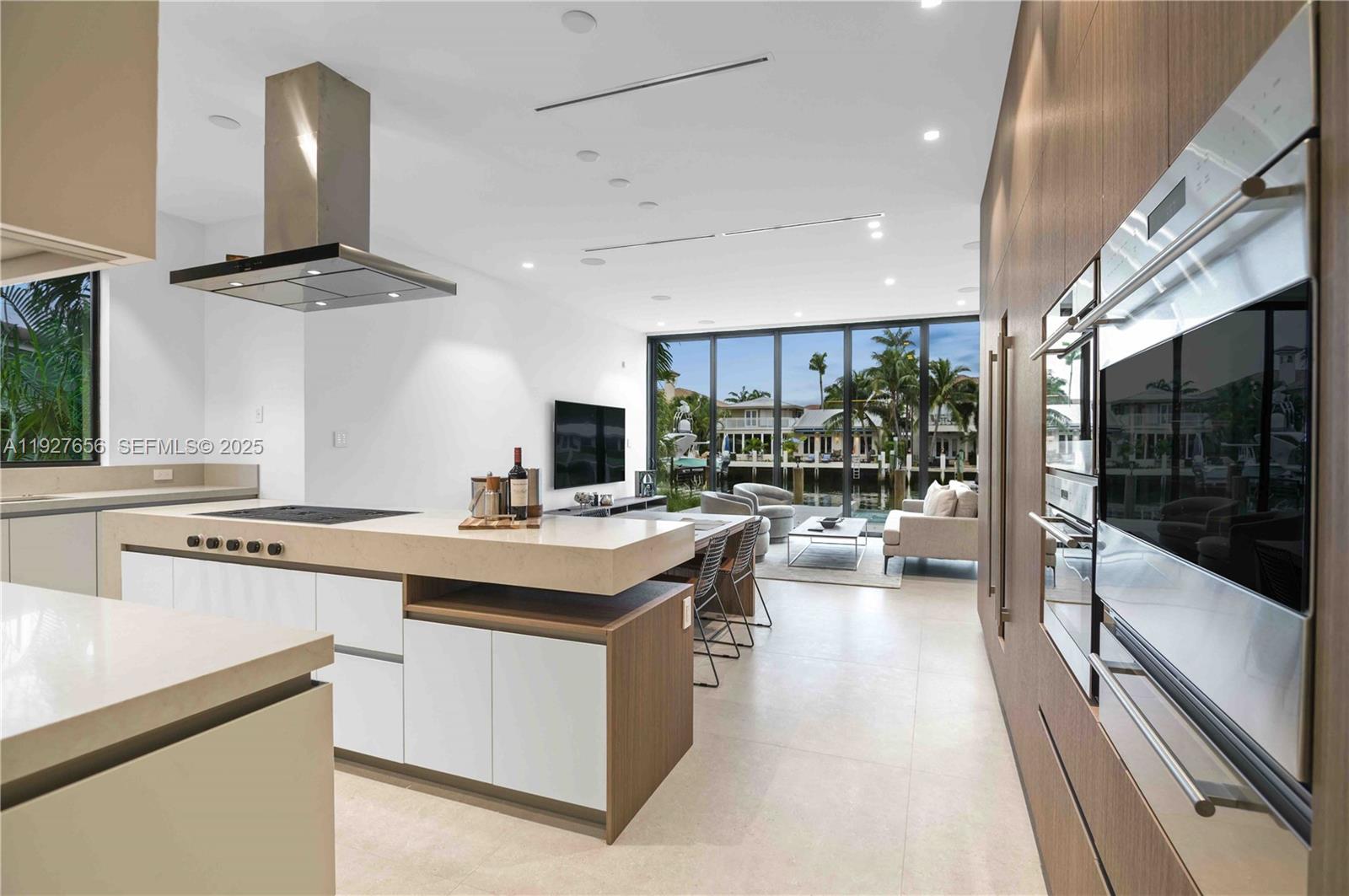 LAUDERDALE HARBORS SECTIO - Residential