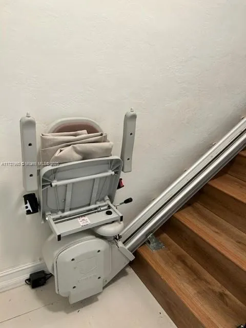 Miami, Florida 33173, United States, 2 Bedrooms Bedrooms, ,3 BathroomsBathrooms,Residential,Active,9911