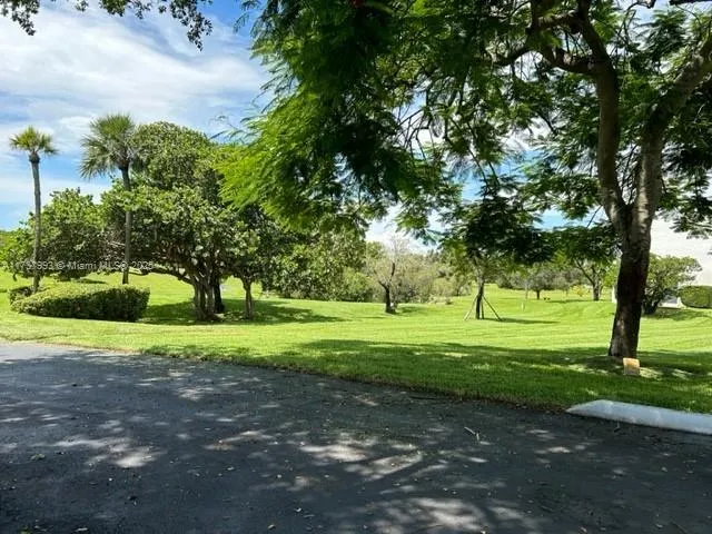 Miami, Florida 33173, United States, 2 Bedrooms Bedrooms, ,3 BathroomsBathrooms,Residential,Active,9911