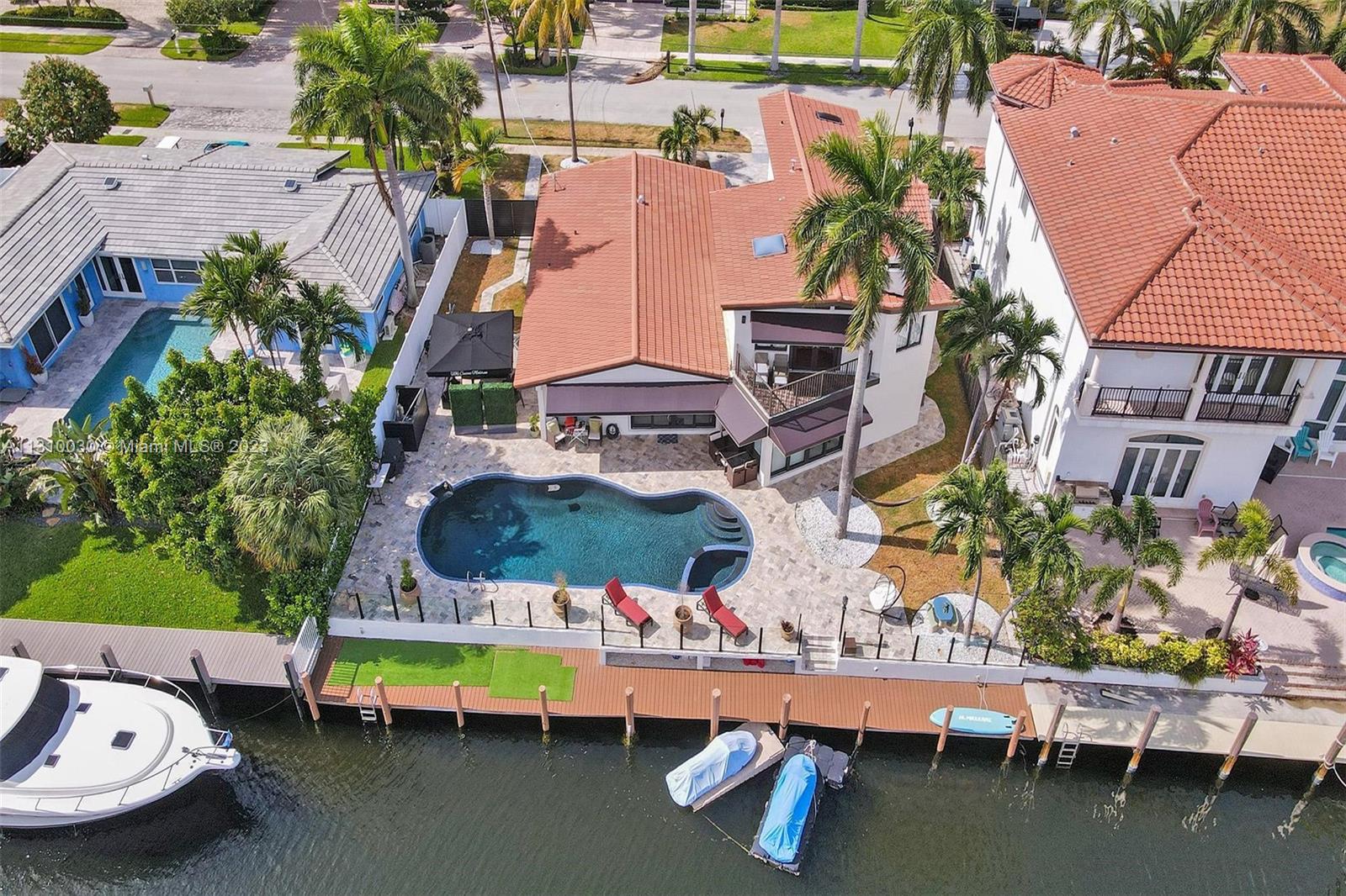 CORAL KEY VILLAS 6TH SEC - Residential