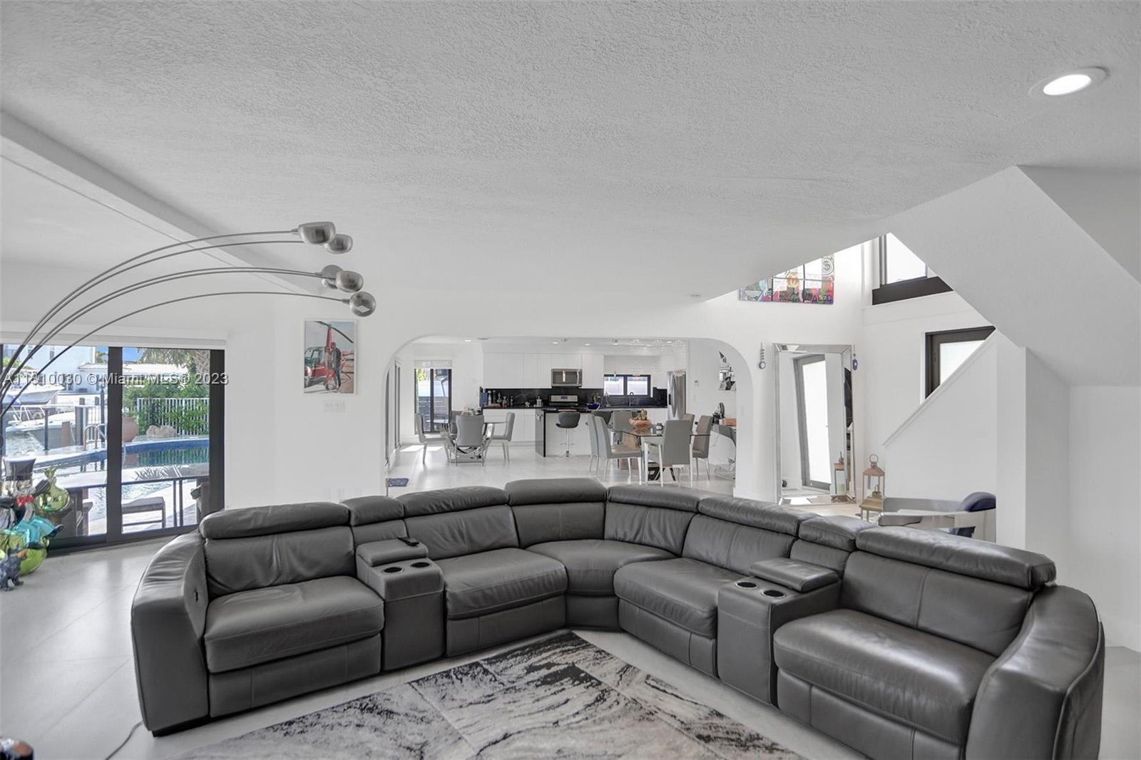 CORAL KEY VILLAS 6TH SEC - Residential