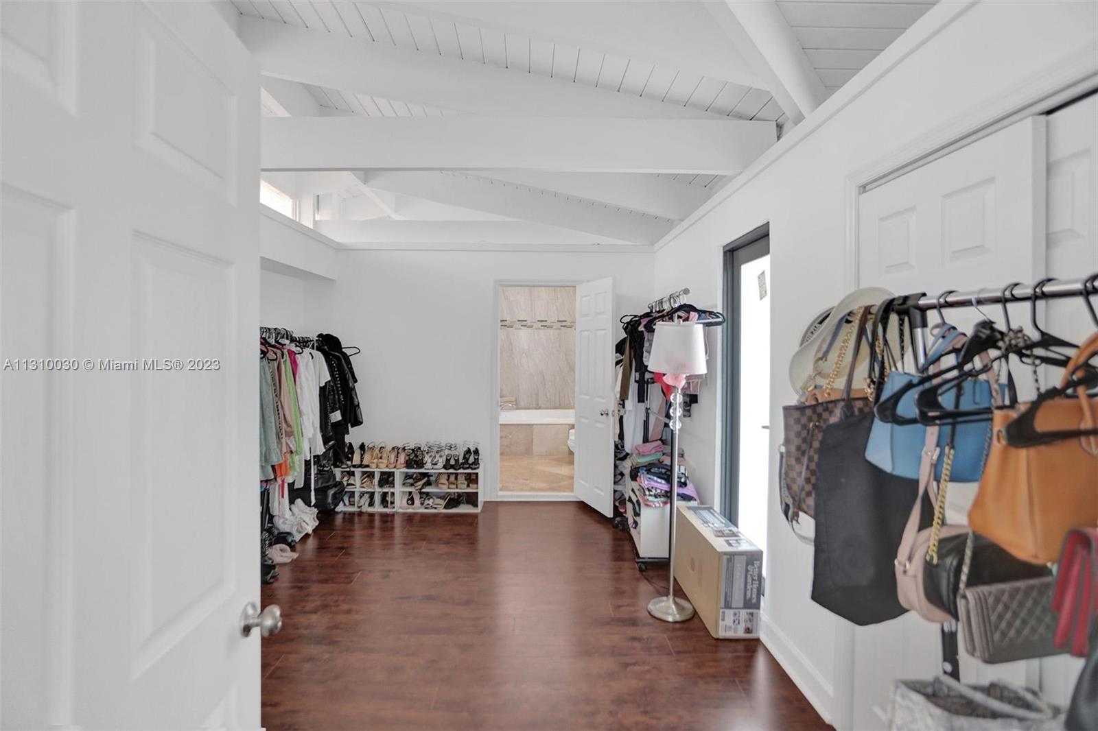 CORAL KEY VILLAS 6TH SEC - Residential