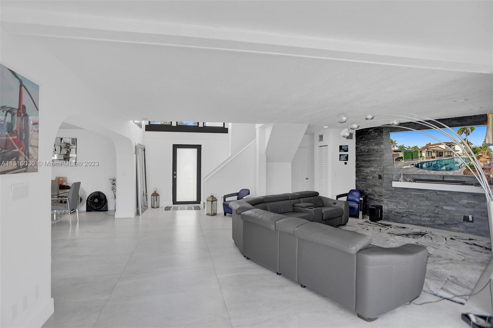 CORAL KEY VILLAS 6TH SEC - Residential