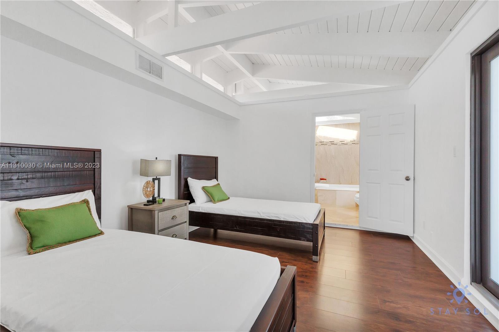 CORAL KEY VILLAS 6TH SEC - Residential