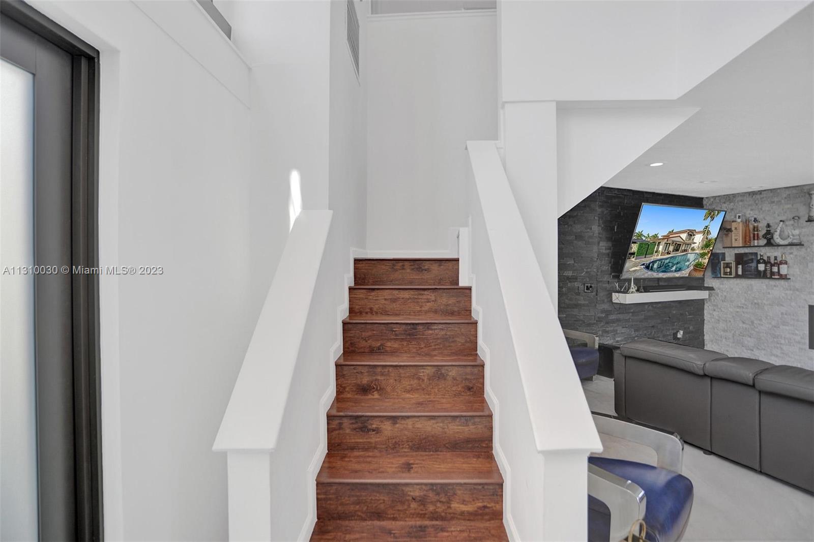 CORAL KEY VILLAS 6TH SEC - Residential