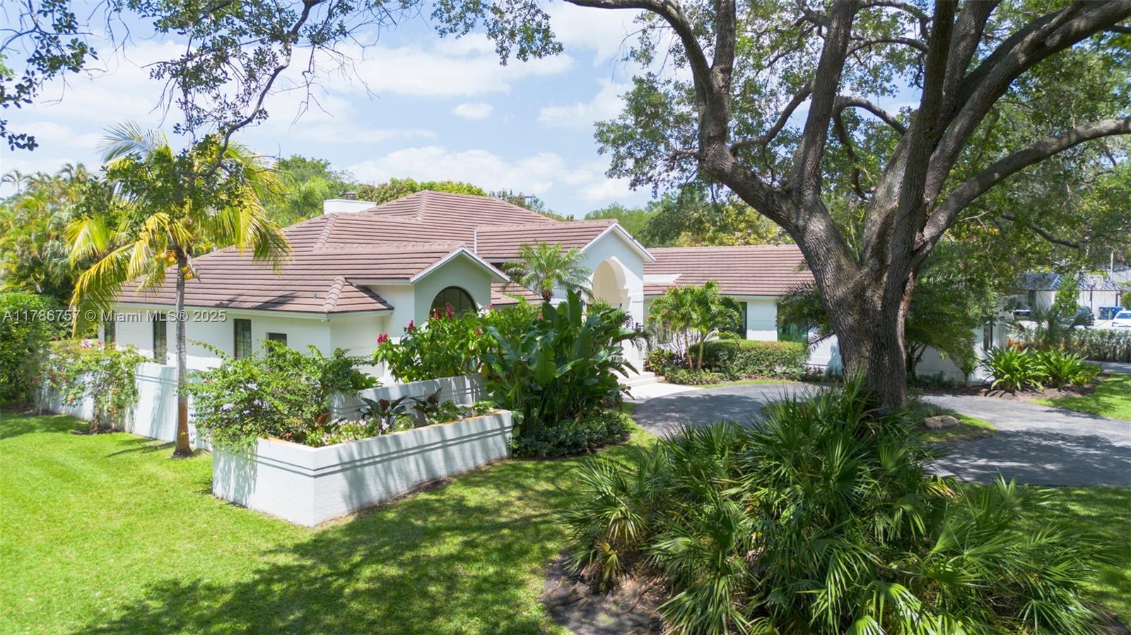 VAN HAVEN ESTATES - Residential