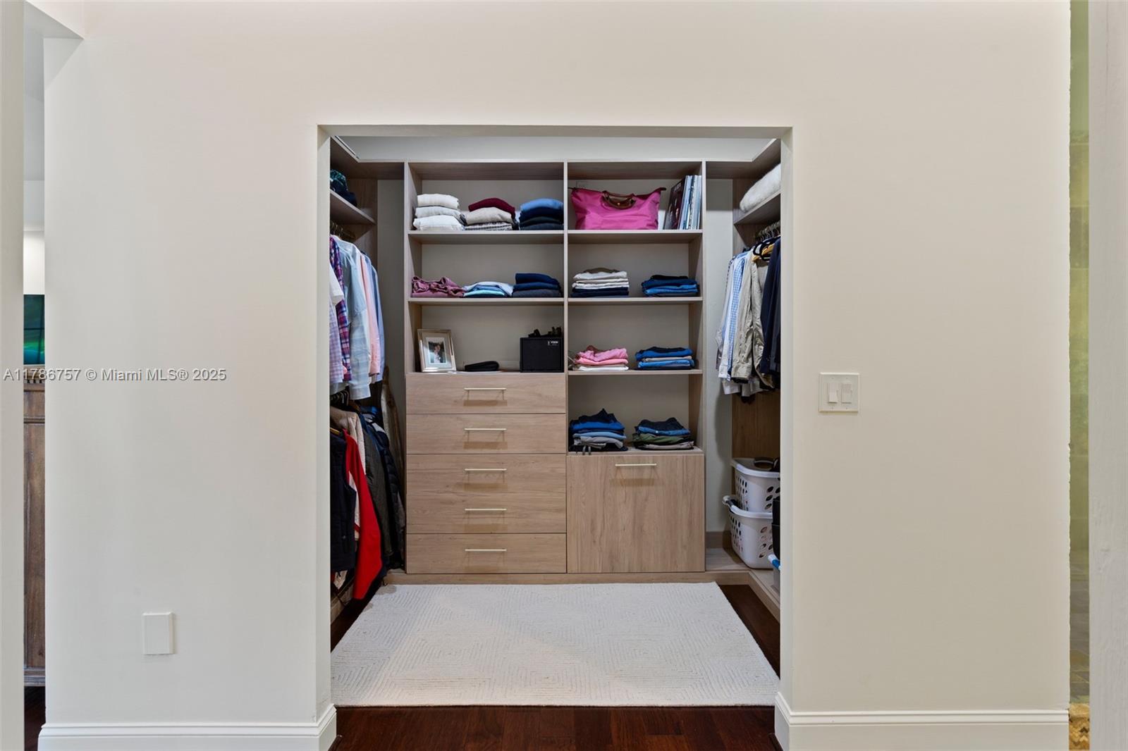 VAN HAVEN ESTATES - Residential