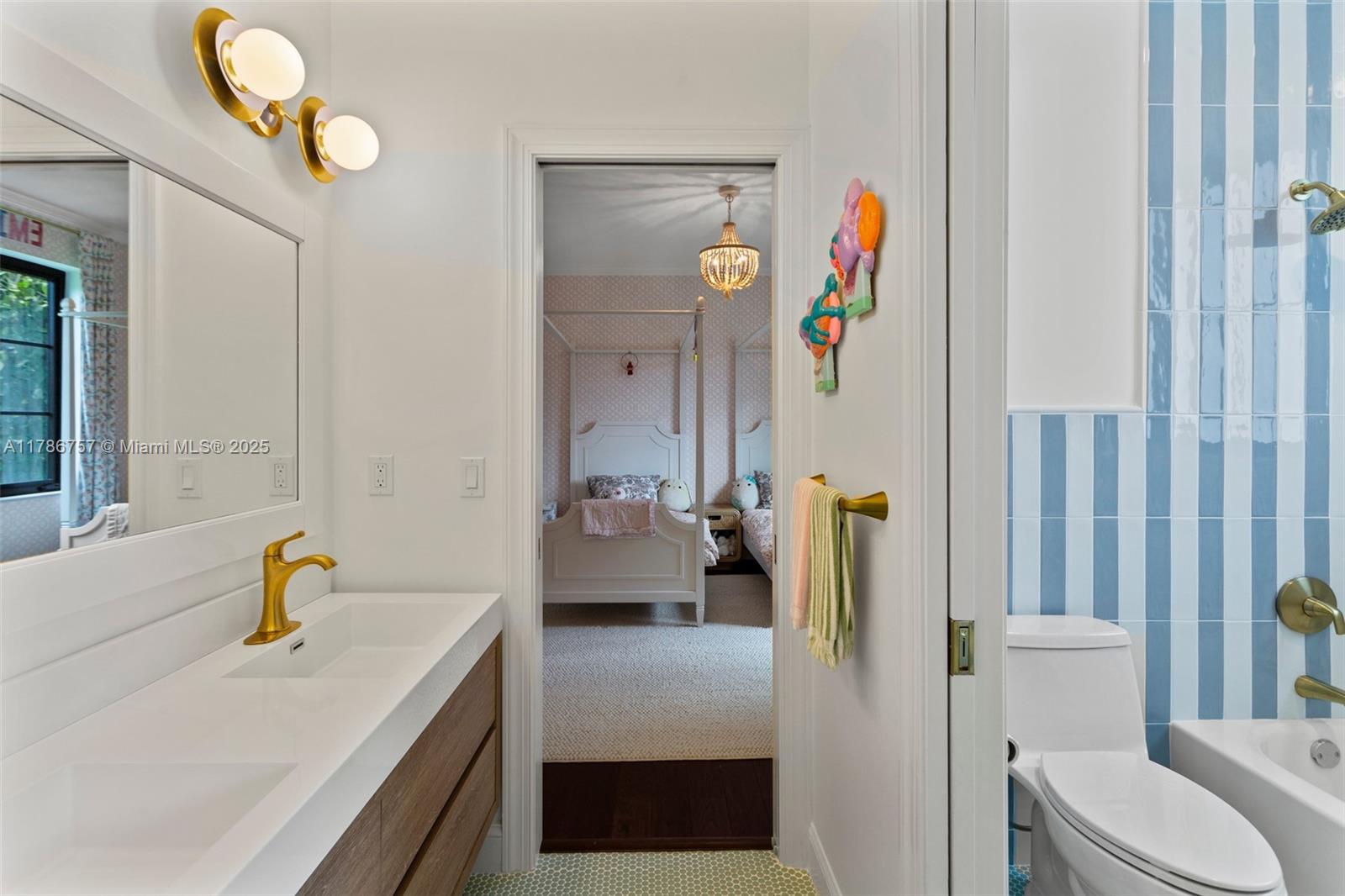 VAN HAVEN ESTATES - Residential
