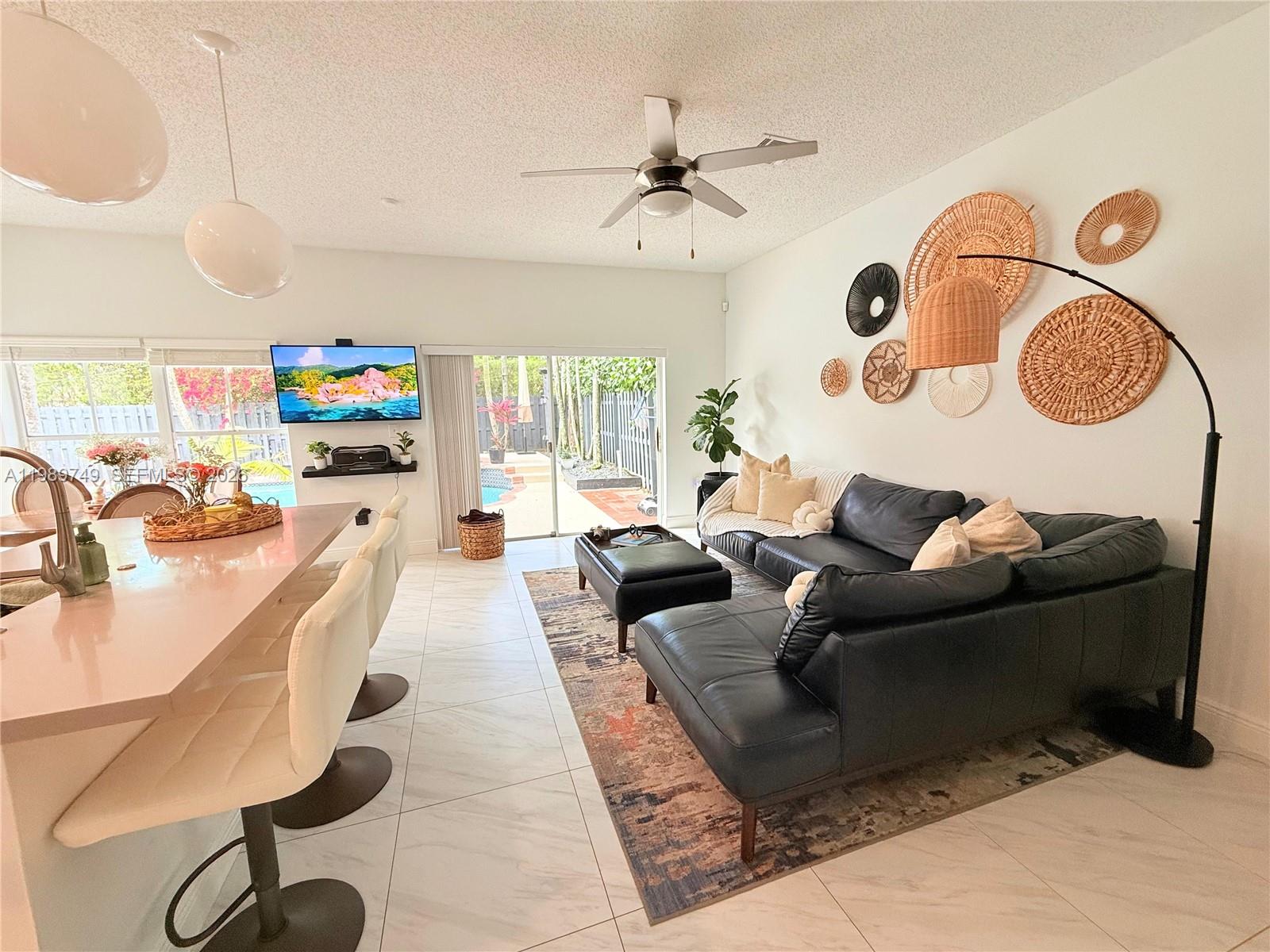 REPLAT OF COUNTRY LAKES - Residential Lease