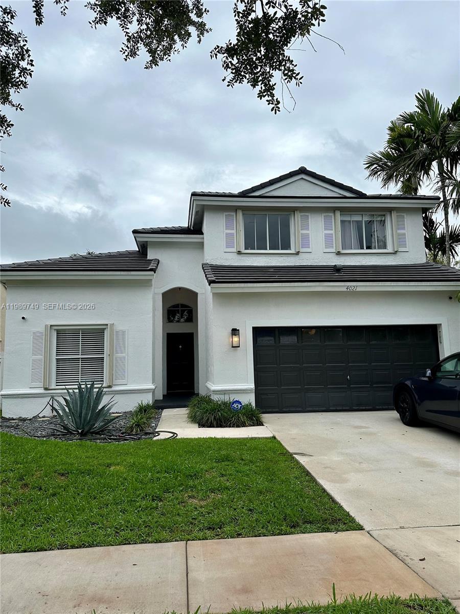 REPLAT OF COUNTRY LAKES - Residential Lease