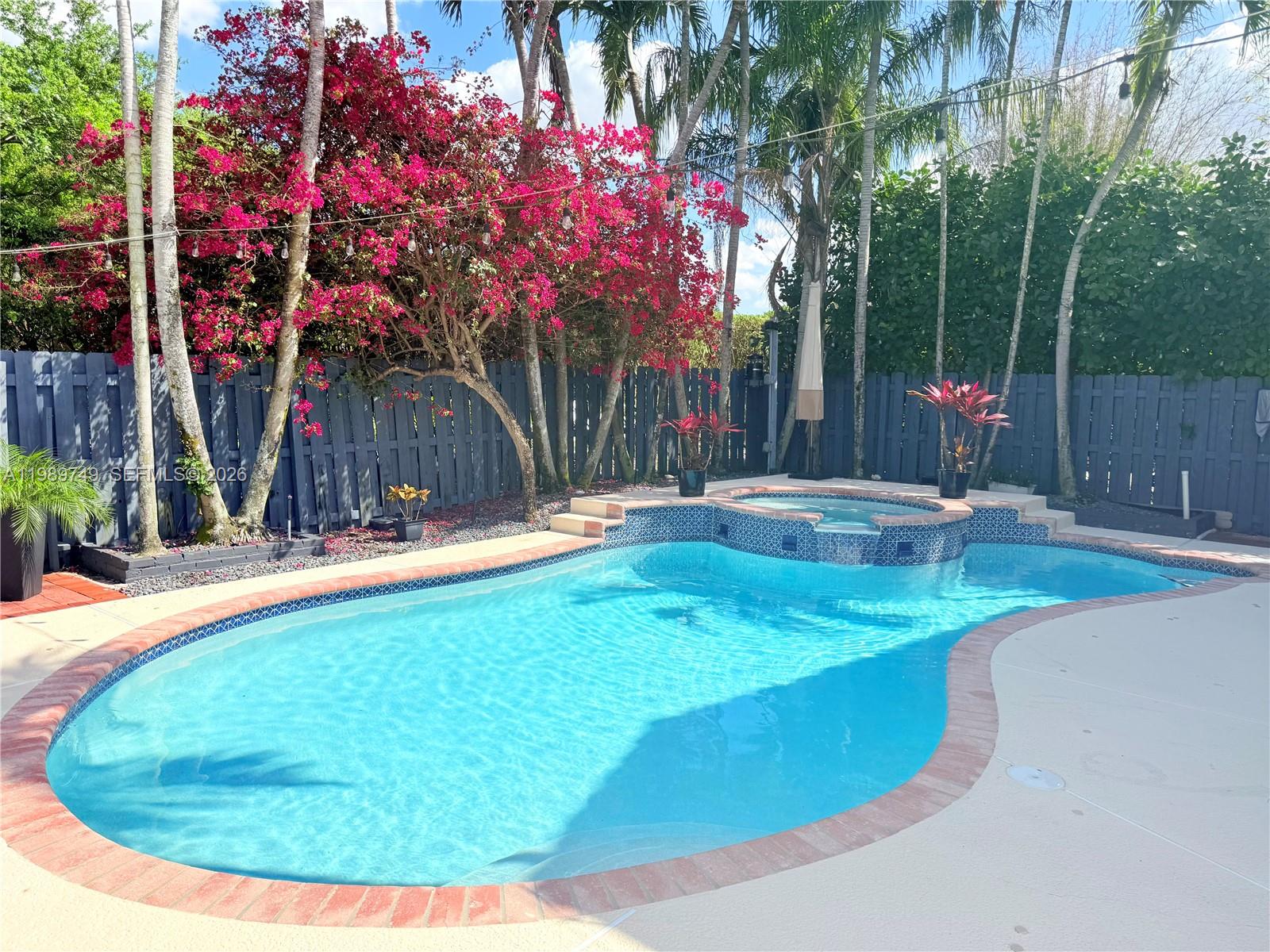 REPLAT OF COUNTRY LAKES - Residential Lease