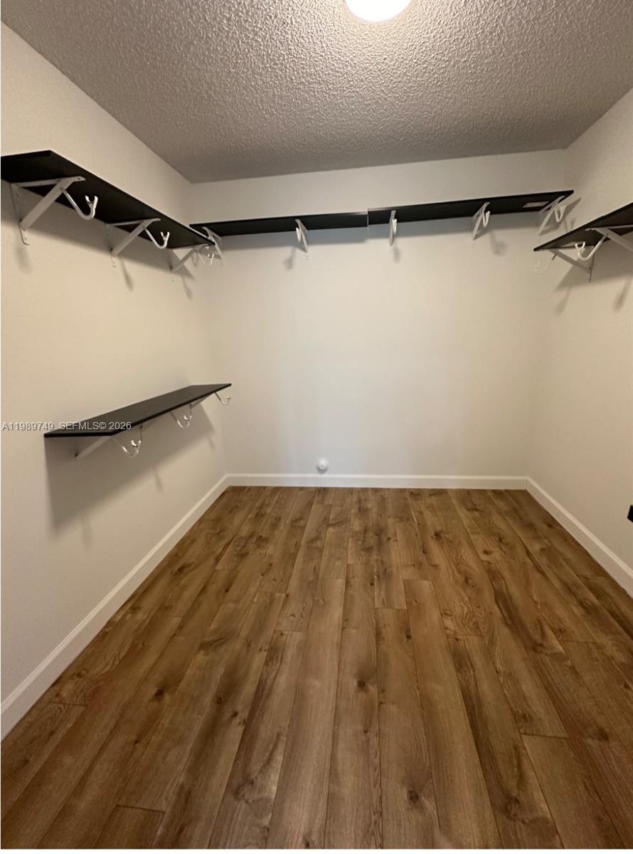 REPLAT OF COUNTRY LAKES - Residential Lease