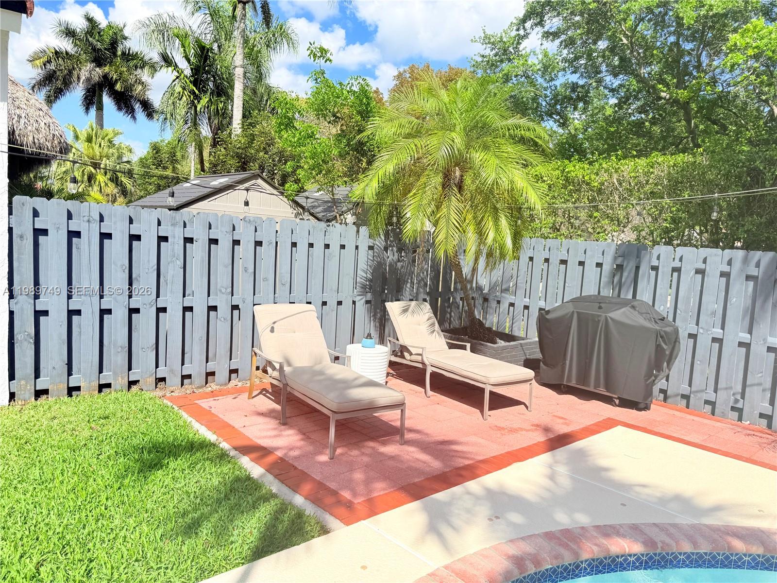 REPLAT OF COUNTRY LAKES - Residential Lease