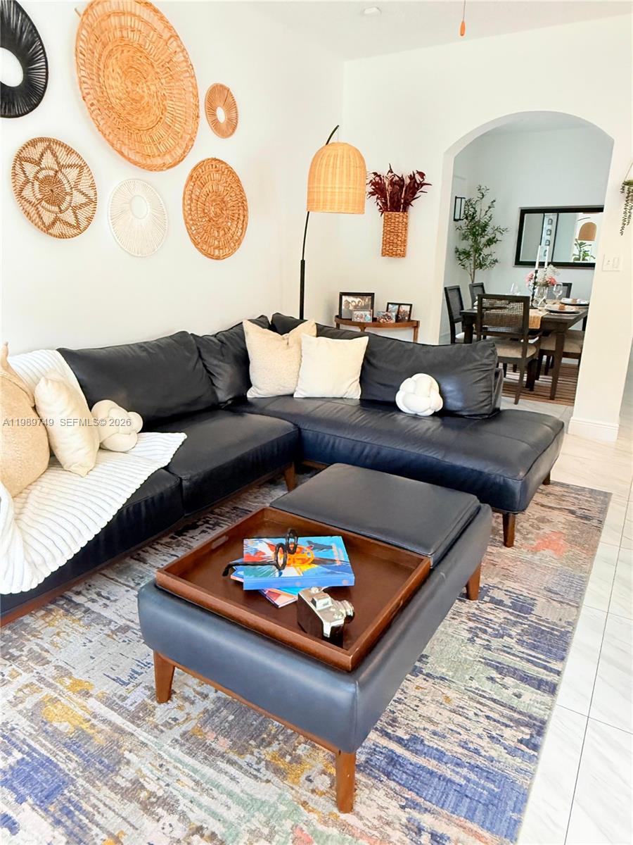 REPLAT OF COUNTRY LAKES - Residential Lease