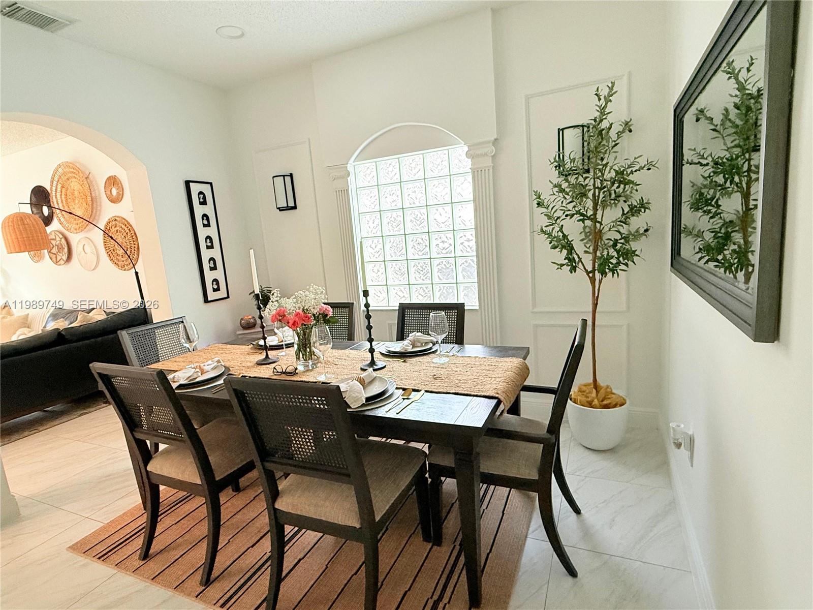 REPLAT OF COUNTRY LAKES - Residential Lease