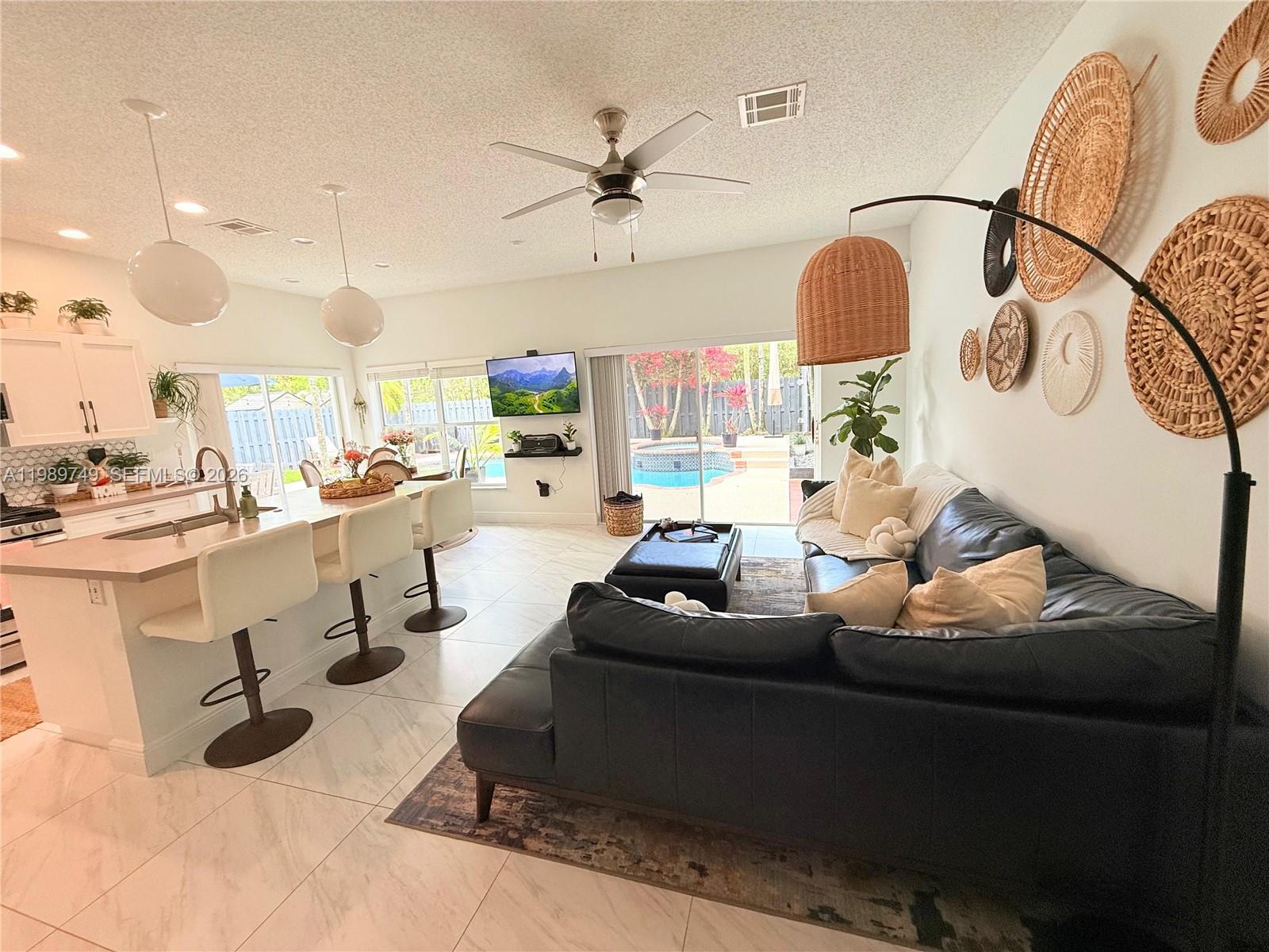 REPLAT OF COUNTRY LAKES - Residential Lease