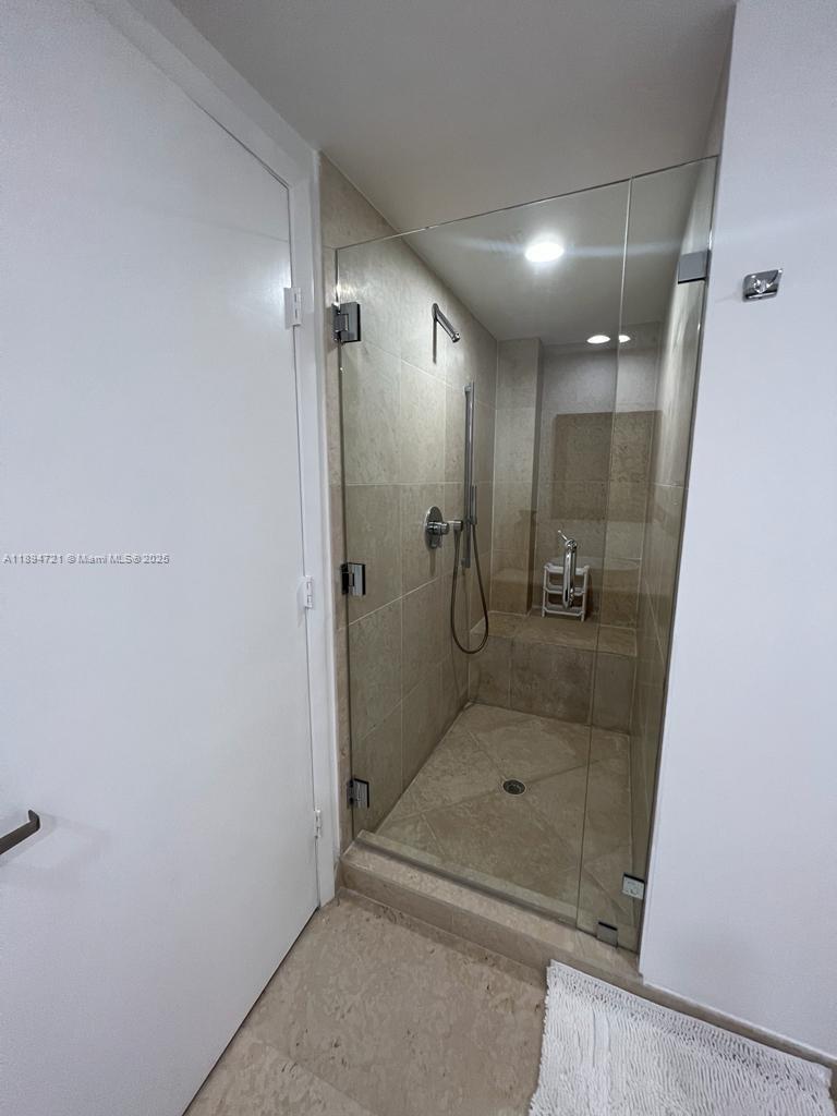 ICON BRICKELL NO TWO - Residential