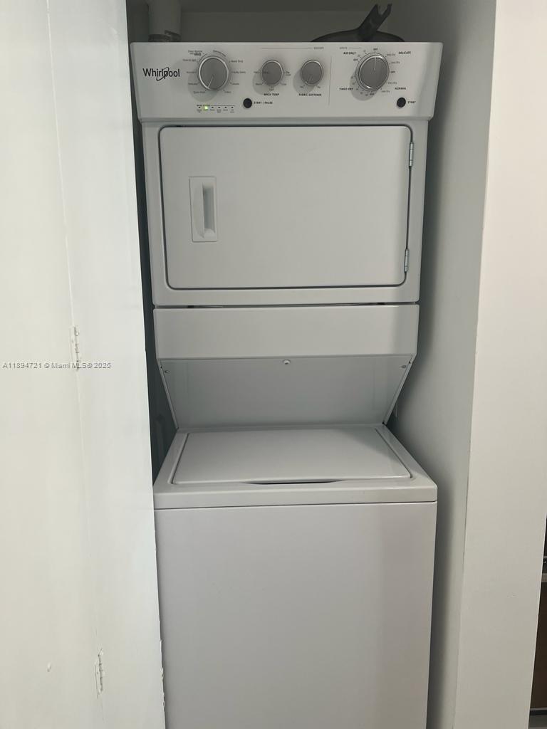 ICON BRICKELL NO TWO - Residential