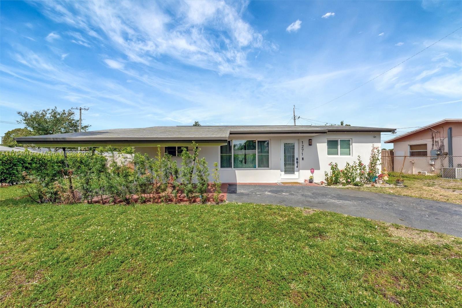 1271 Nw 31st Way, Lauderhill, Miami-Dade County, Florida - 3 Bedrooms  
2 Bathrooms - 