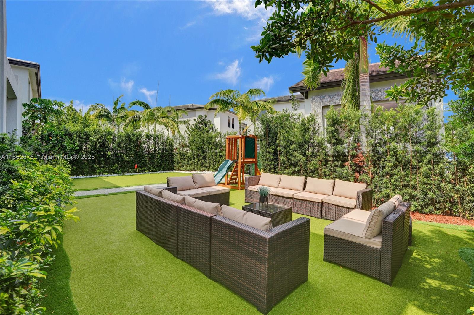 8211 NW 43rd Ter