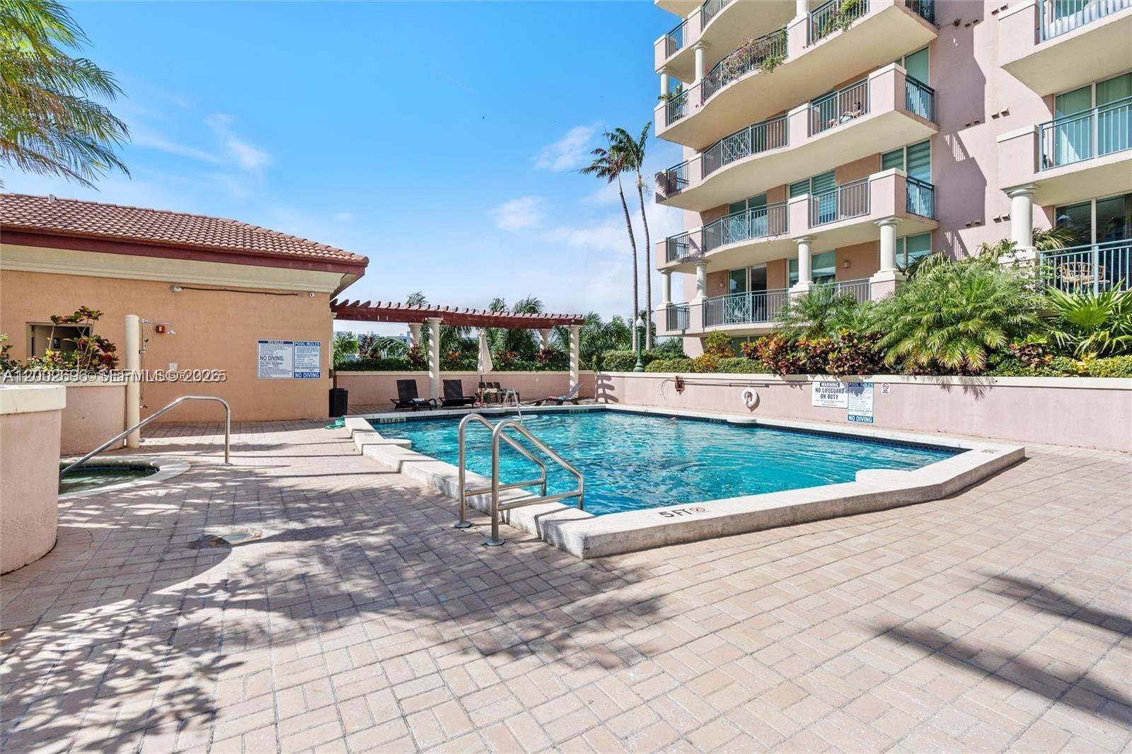 KING DAVID OF SUNNY ISLES - Residential