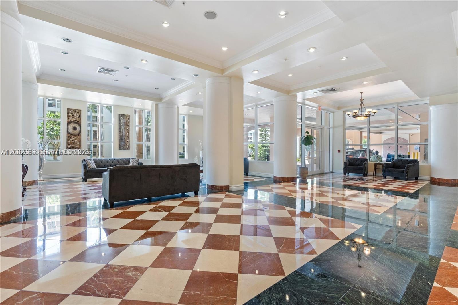 KING DAVID OF SUNNY ISLES - Residential