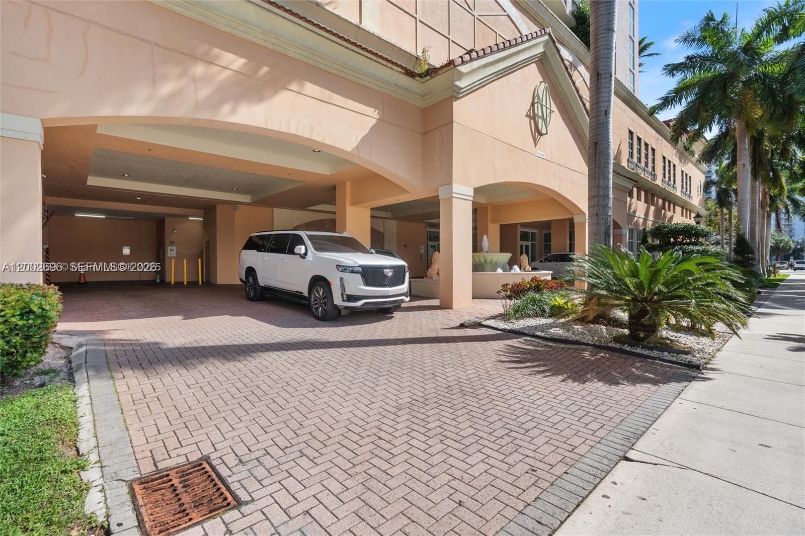 KING DAVID OF SUNNY ISLES - Residential