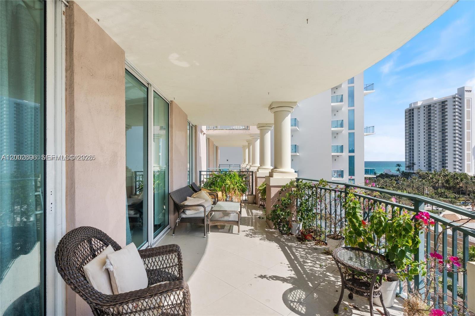 KING DAVID OF SUNNY ISLES - Residential