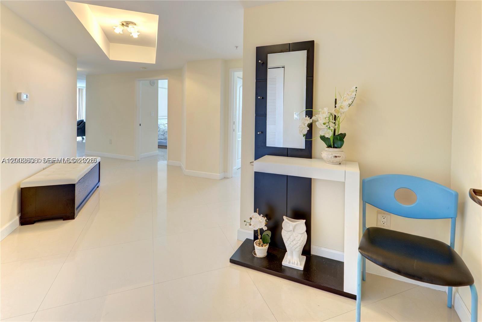 KING DAVID OF SUNNY ISLES - Residential