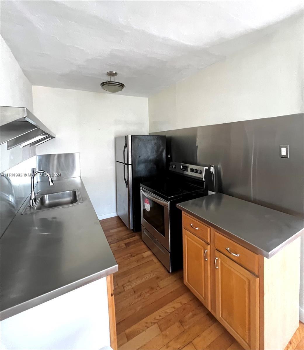THE FRANCIS CONDO - Residential